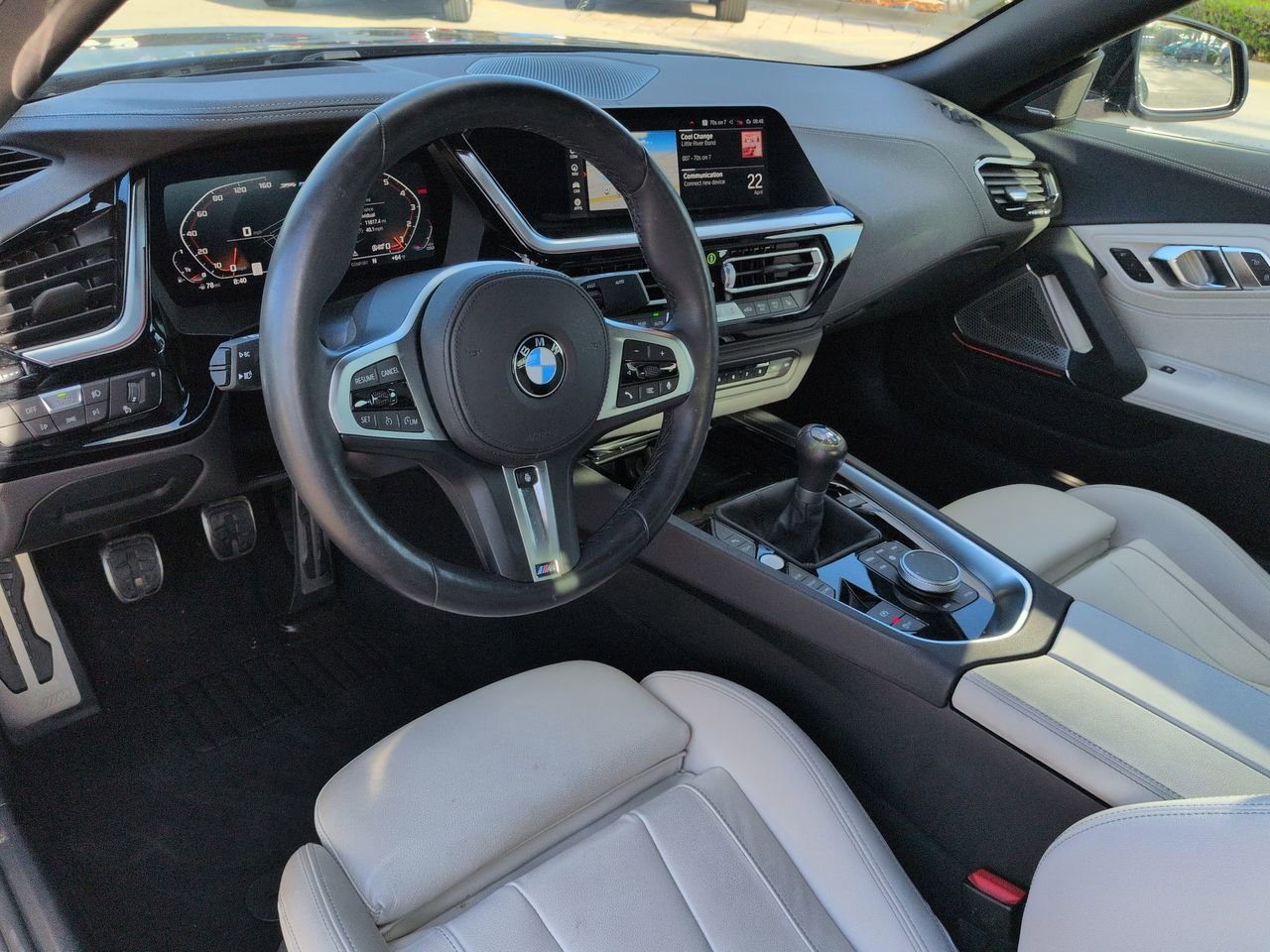 Used 2025 Black Sapphire Metallic BMW M40i image 13