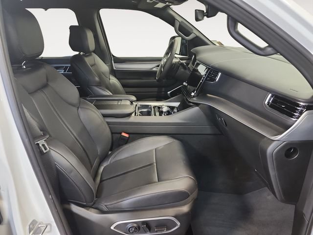 New 2026 White Jeep Limited Reserve image 15