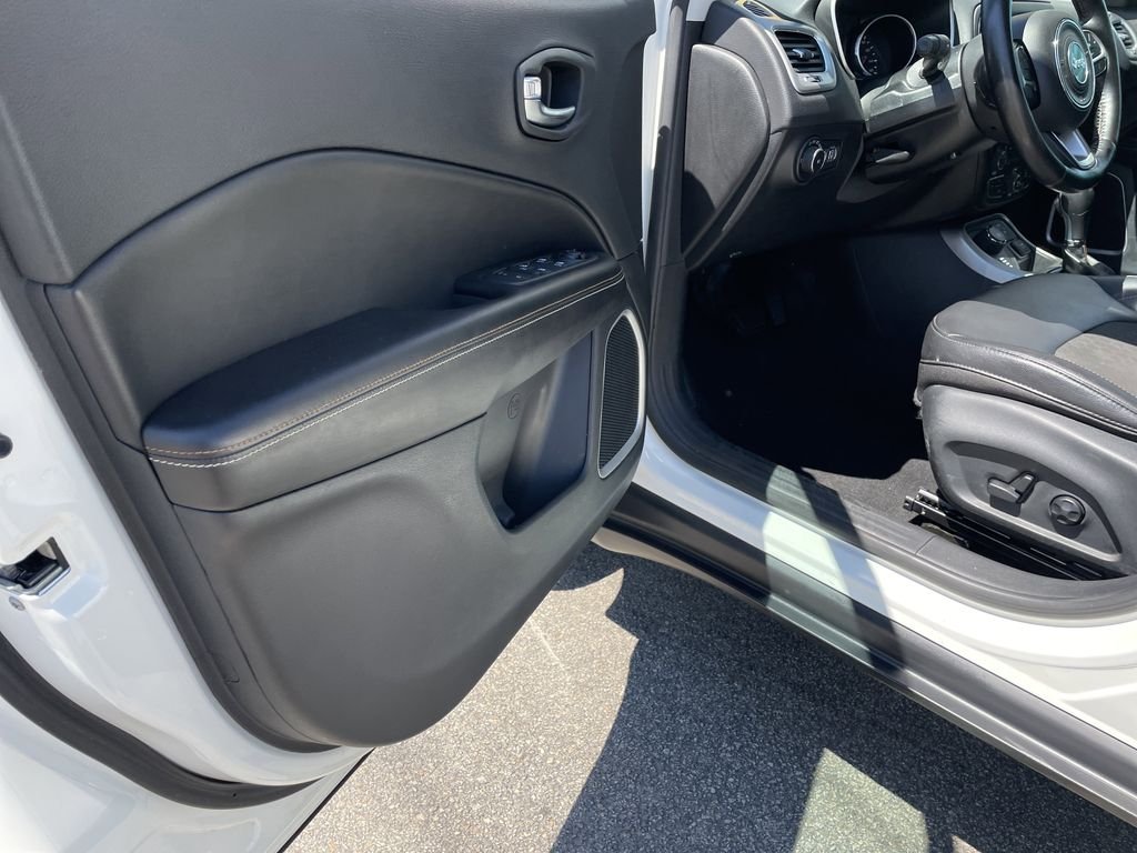 Certified Used 2021 White Jeep Latitude image 14