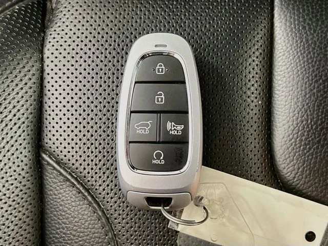 Used 2023 Black Hyundai Limited image 33
