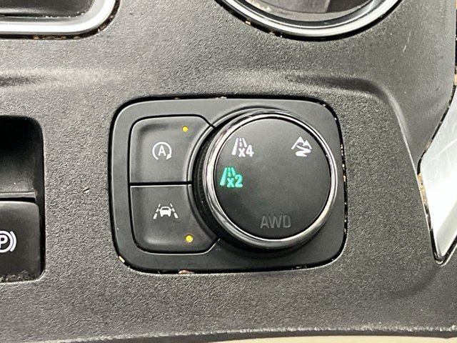 Used 2023 Summit White Chevrolet LT Cloth image 16
