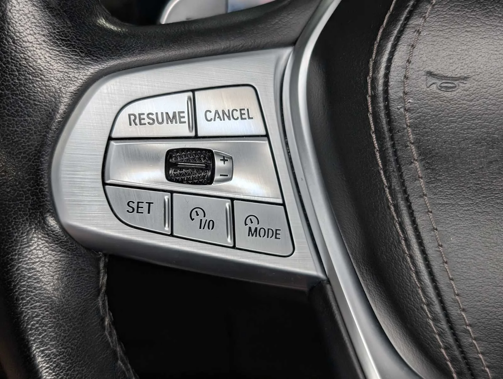 Used 2023 Alpine White BMW xDrive40i image 38