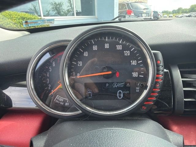 Used 2016 Blazing Red MINI Base image 8