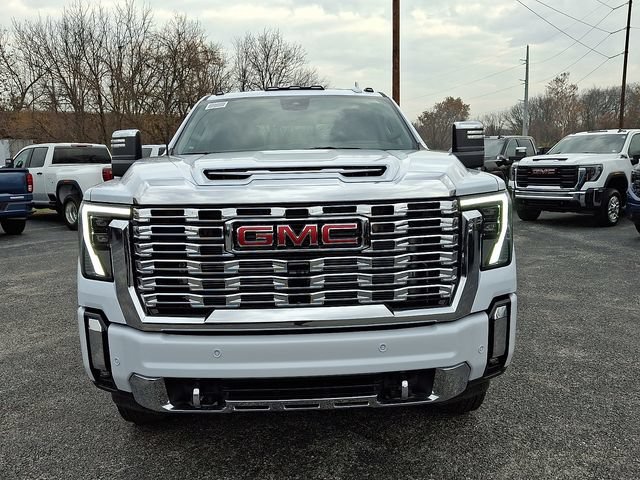 2026 GMC Sierra 3500HD Denali - Photo 2