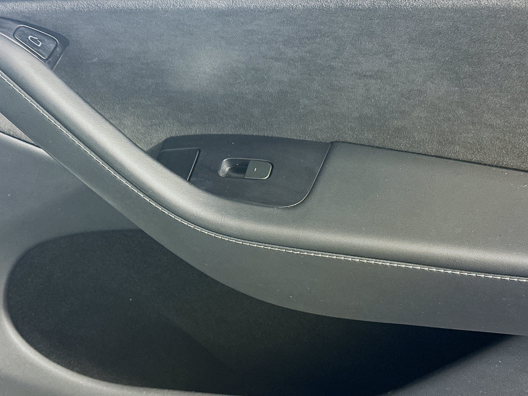Used 2024 White Tesla Long Range image 28