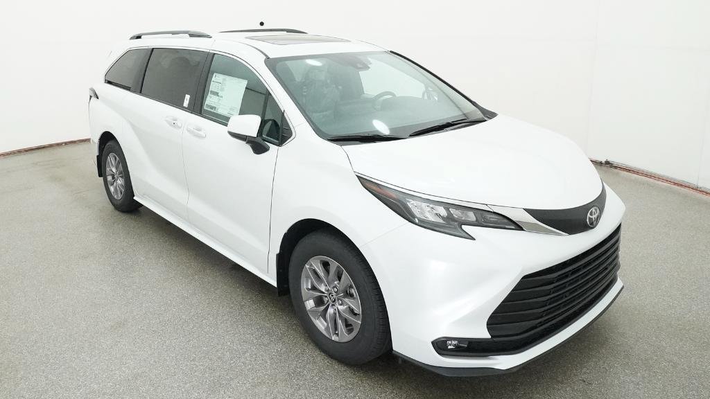 New 2026 Wind Chill Pearl Toyota XLE image 29