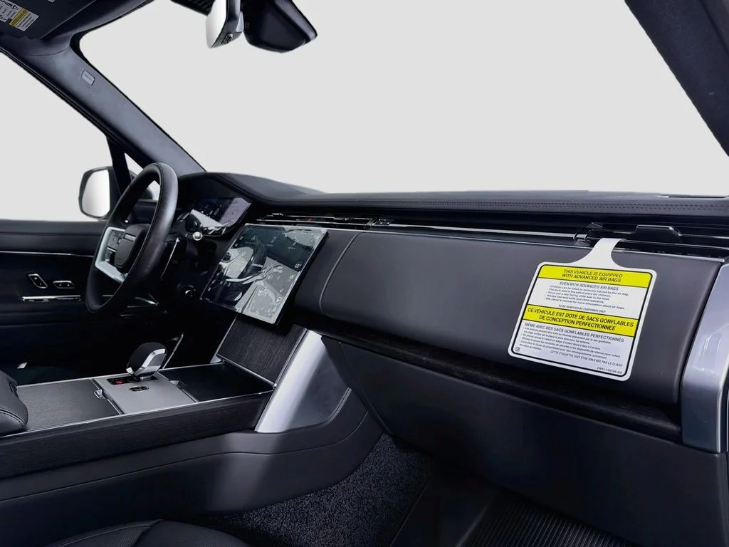 New 2026 Santorini Black Land Rover SE image 31