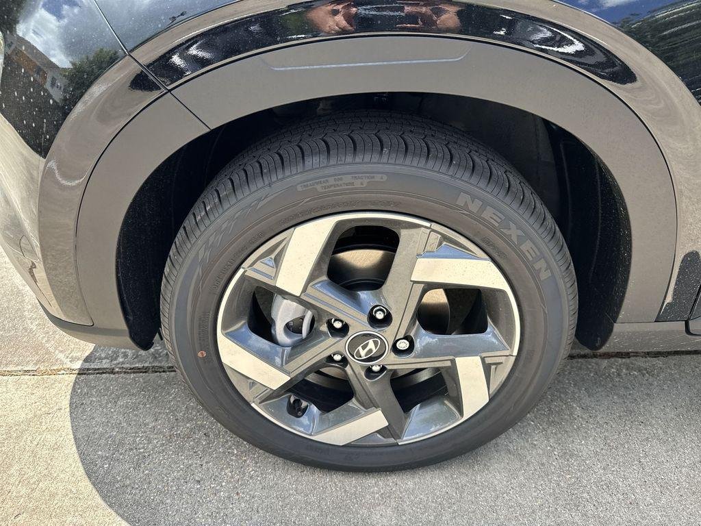 New 2026 Onyx Black Hyundai SEL image 19