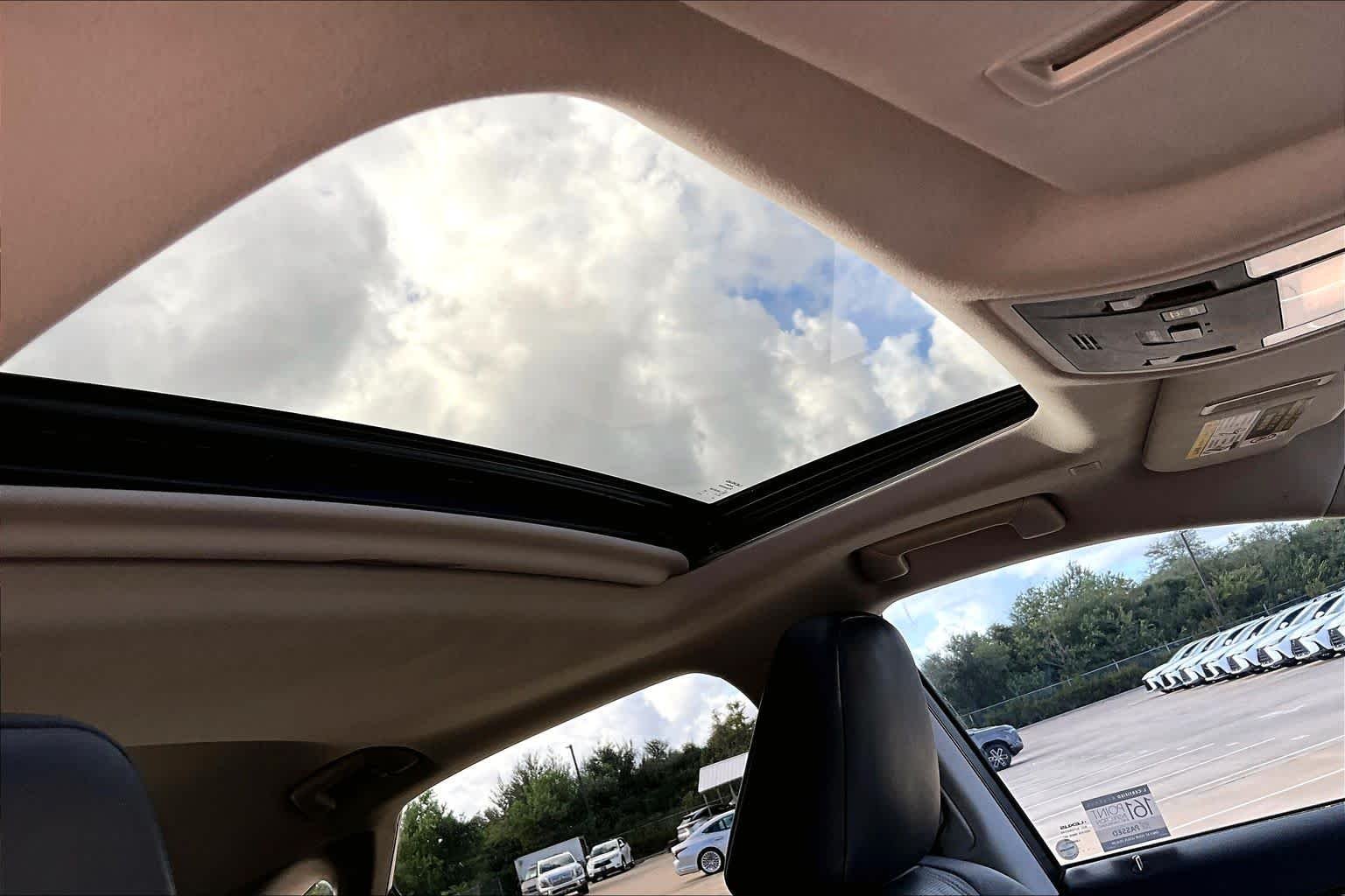 Used 2018 Atomic Silver Lexus  image 14
