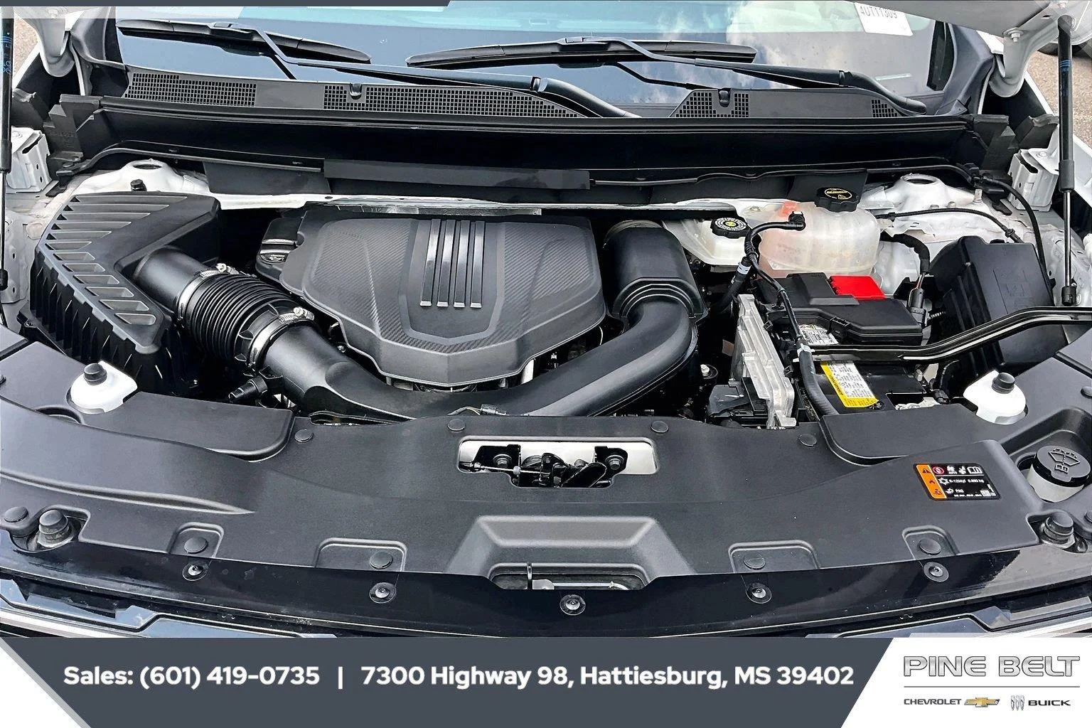 Used 2025 Iridescent Pearl Tricoat Chevrolet High Country image 8