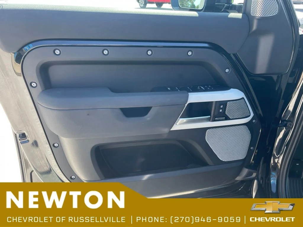 Used 2023 Black Land Rover SE image 8
