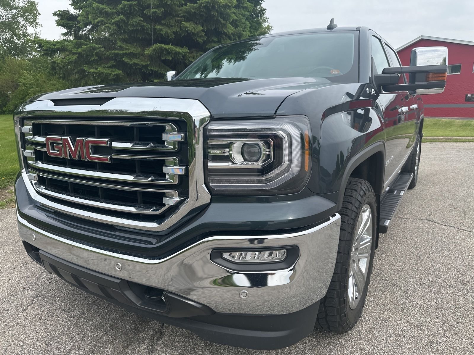 2017 GMC Sierra 4WD Crew Cab Short Box SLT's photo