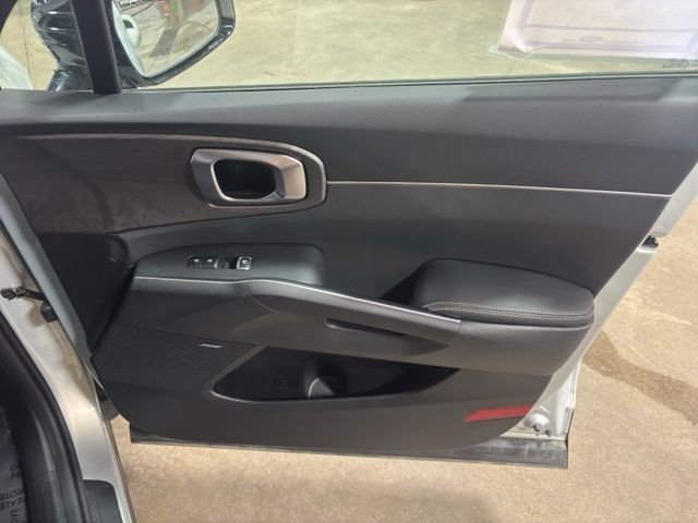 Used 2026 White Kia X-Line EX image 27