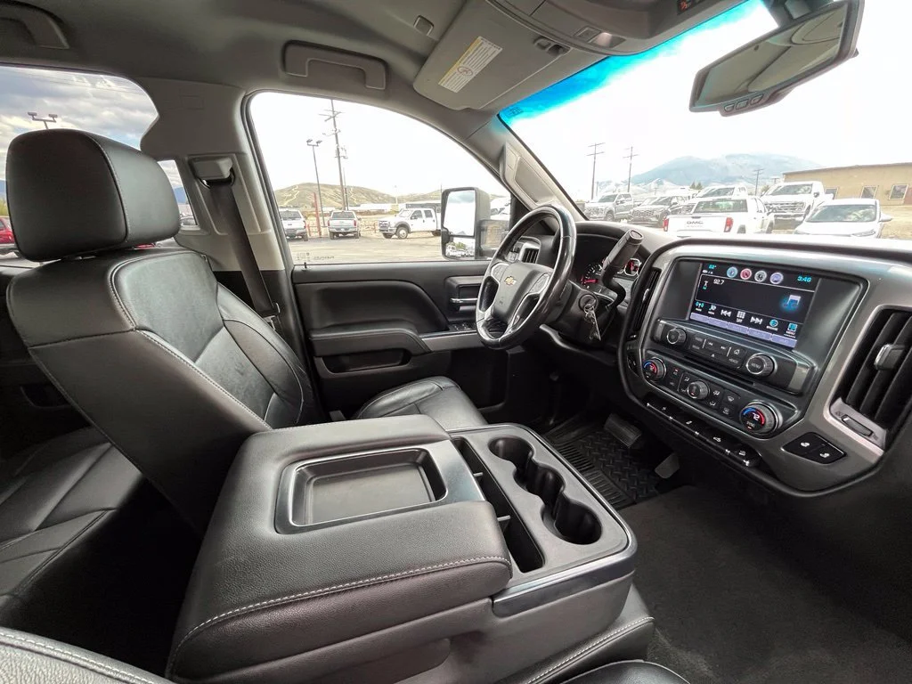 Used 2018 Black Chevrolet LT image 21