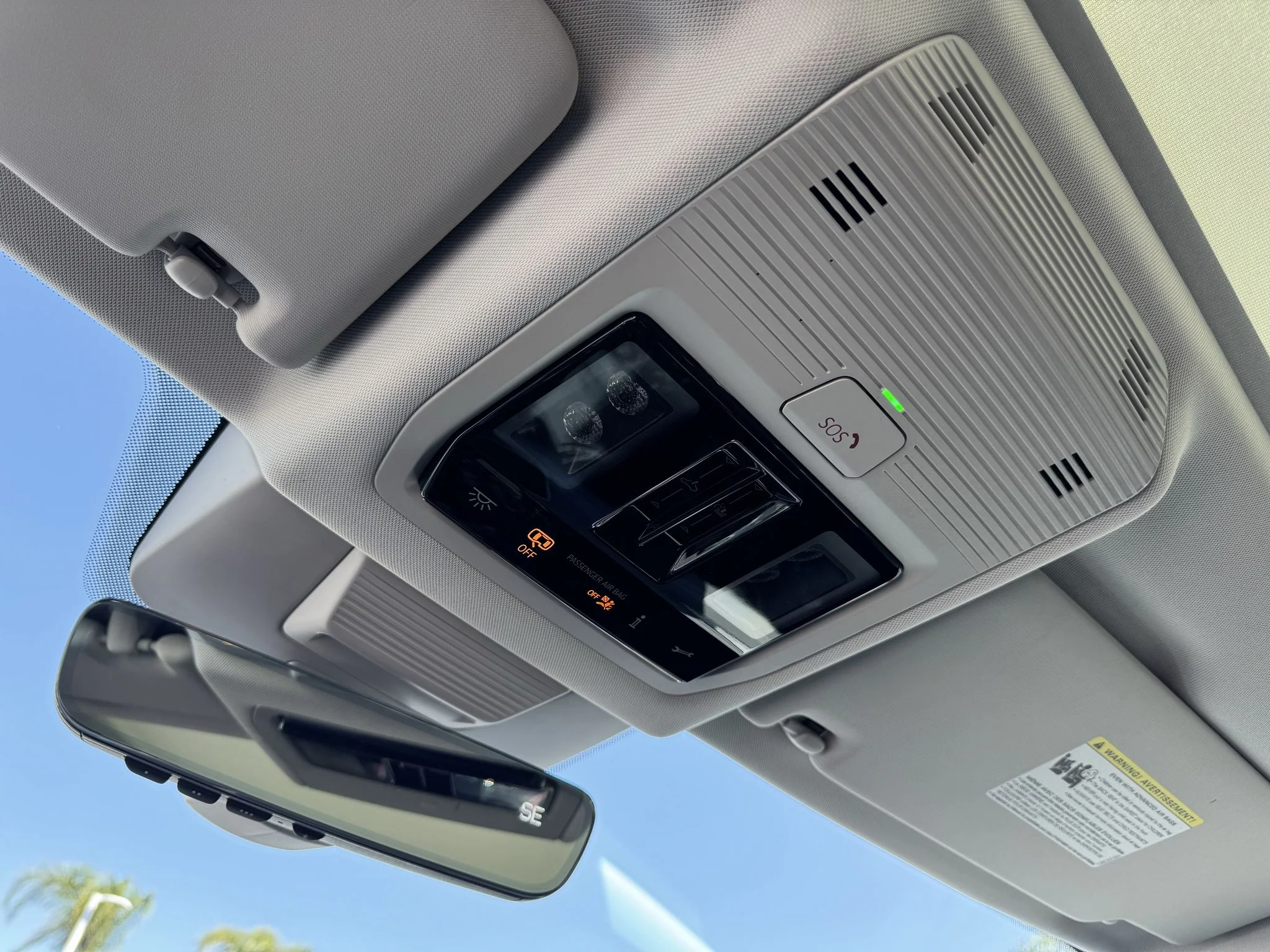 Used 2025 Deep Black Pearl Volkswagen SE w/Sunroof 4Motion image 27