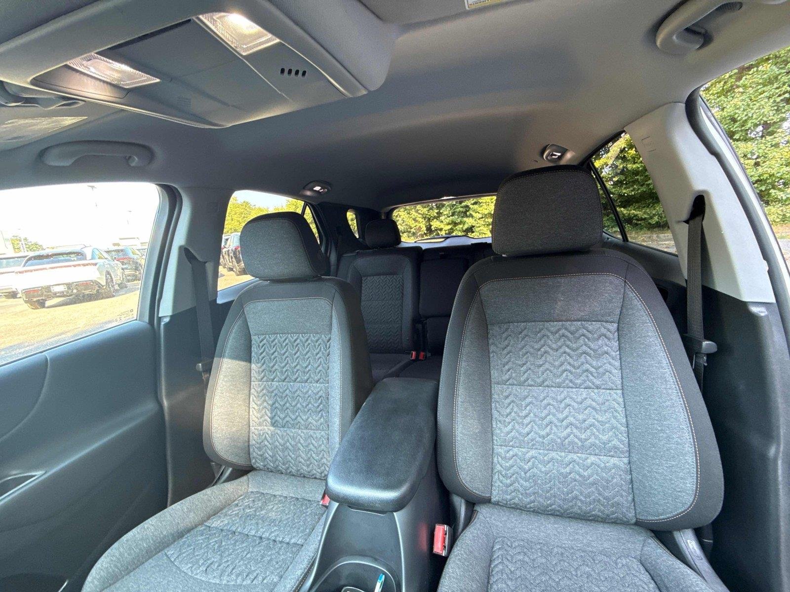 Used 2024 Summit White Chevrolet LT image 24
