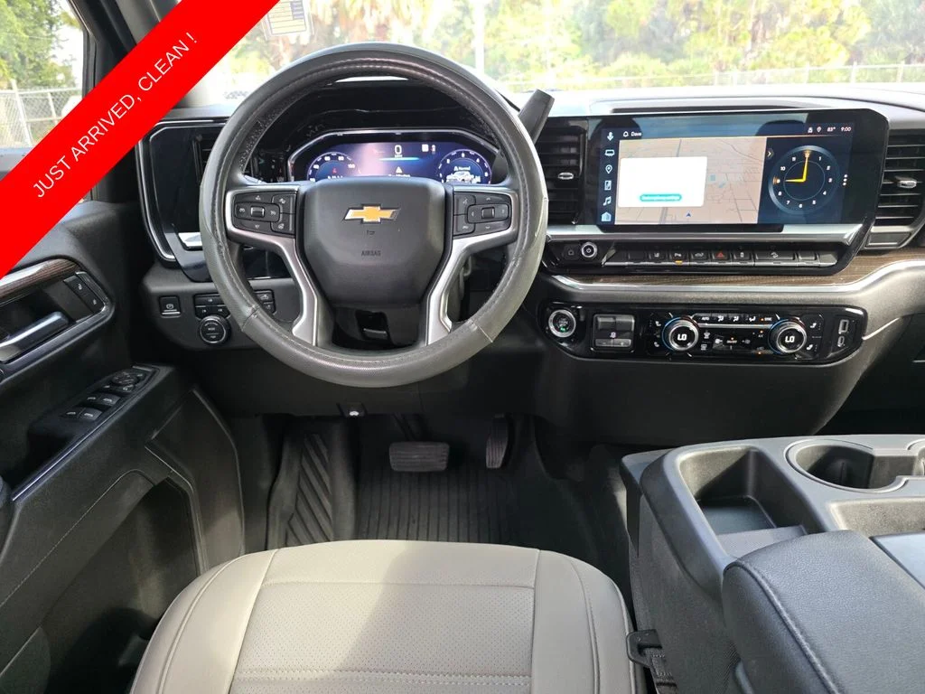 Used 2024 Gray Chevrolet LT image 7