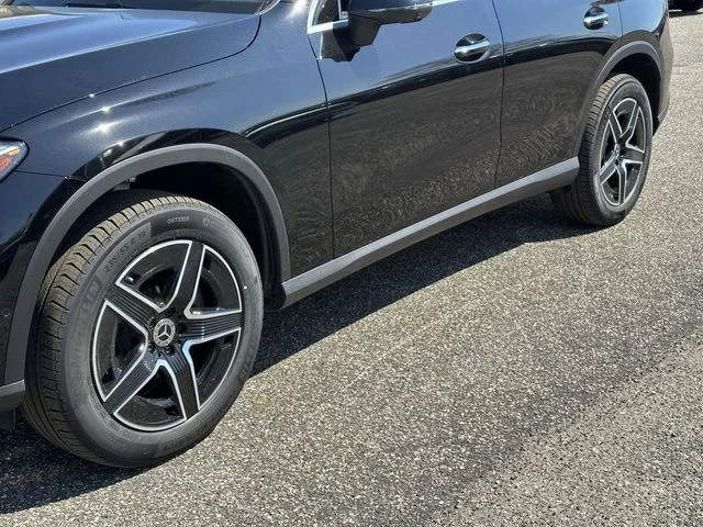 New 2026 Black Mercedes-Benz GLC 300 image 12