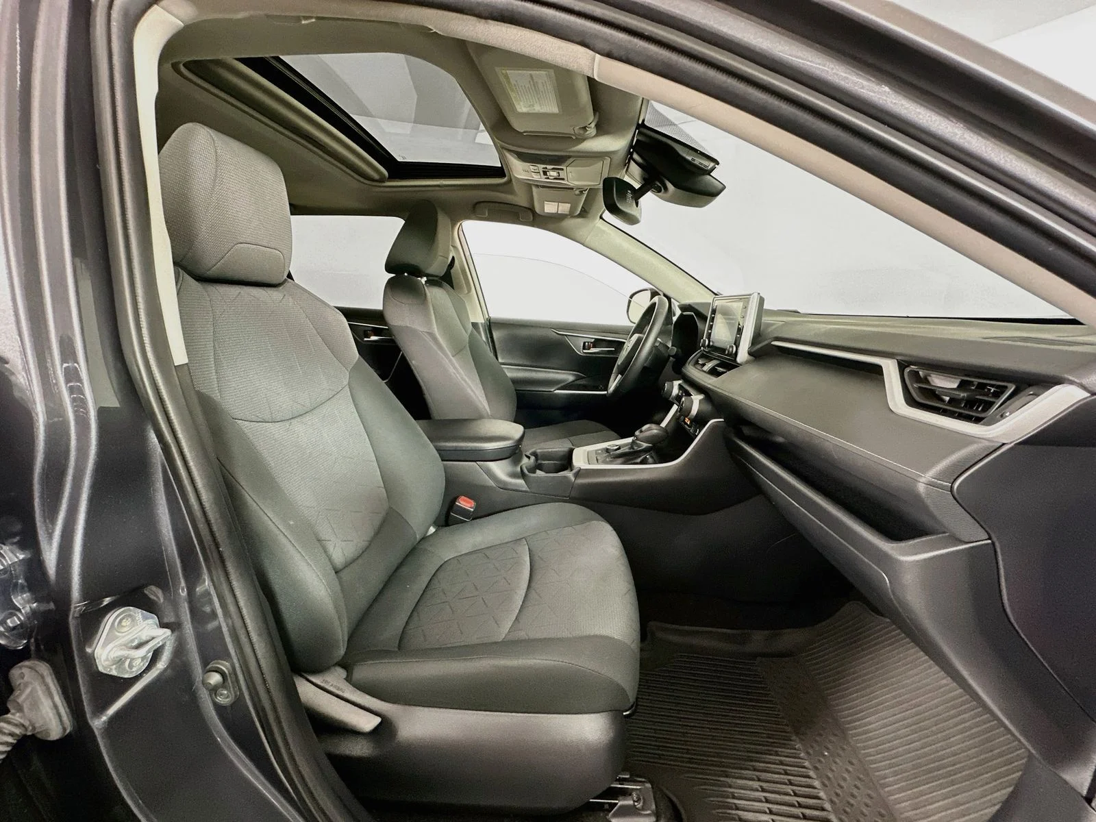 Used 2020 Magnetic Gray Metallic Toyota XLE image 29