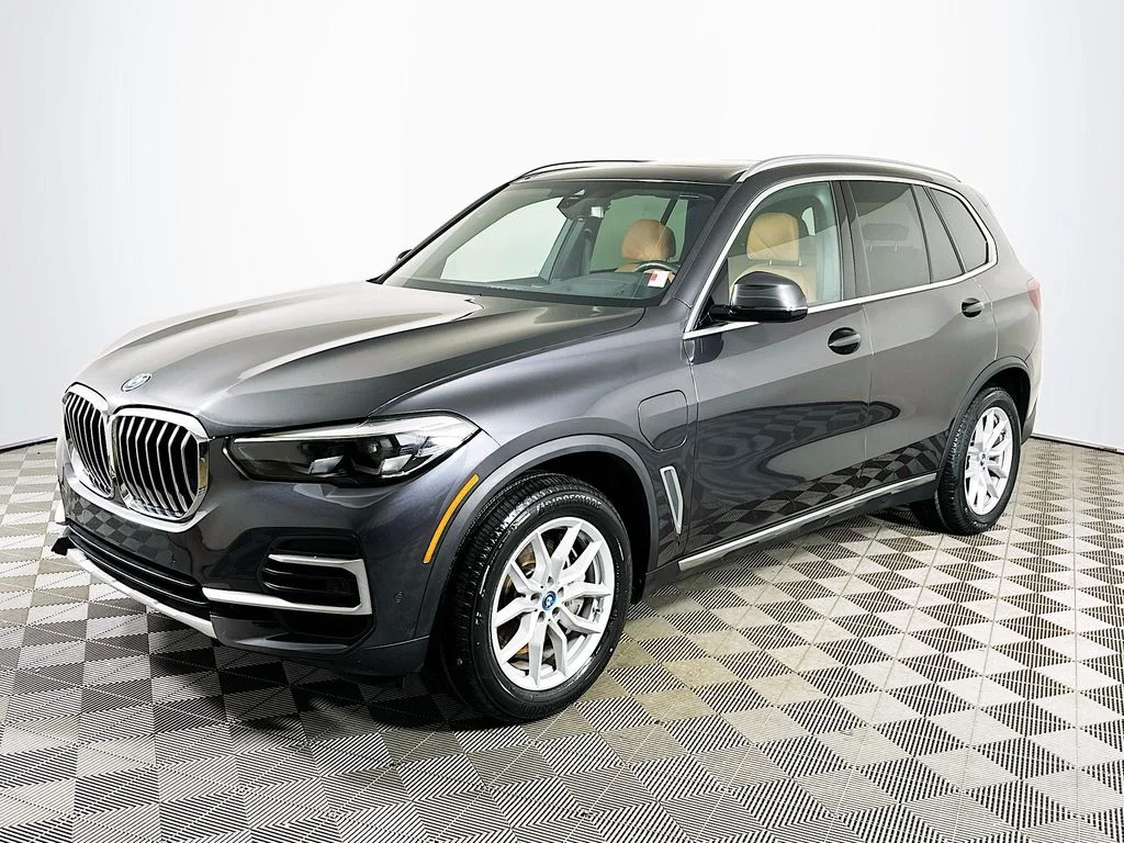 2023 BMW X5 xDrive45e's photo