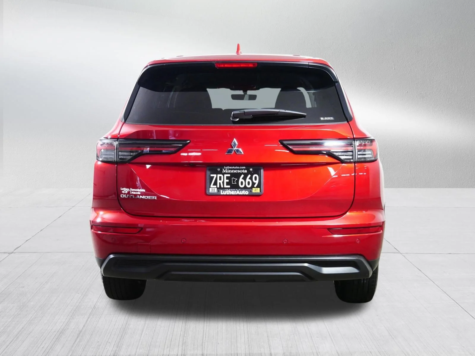 Used 2025 Red Diamond Mitsubishi ES image 6