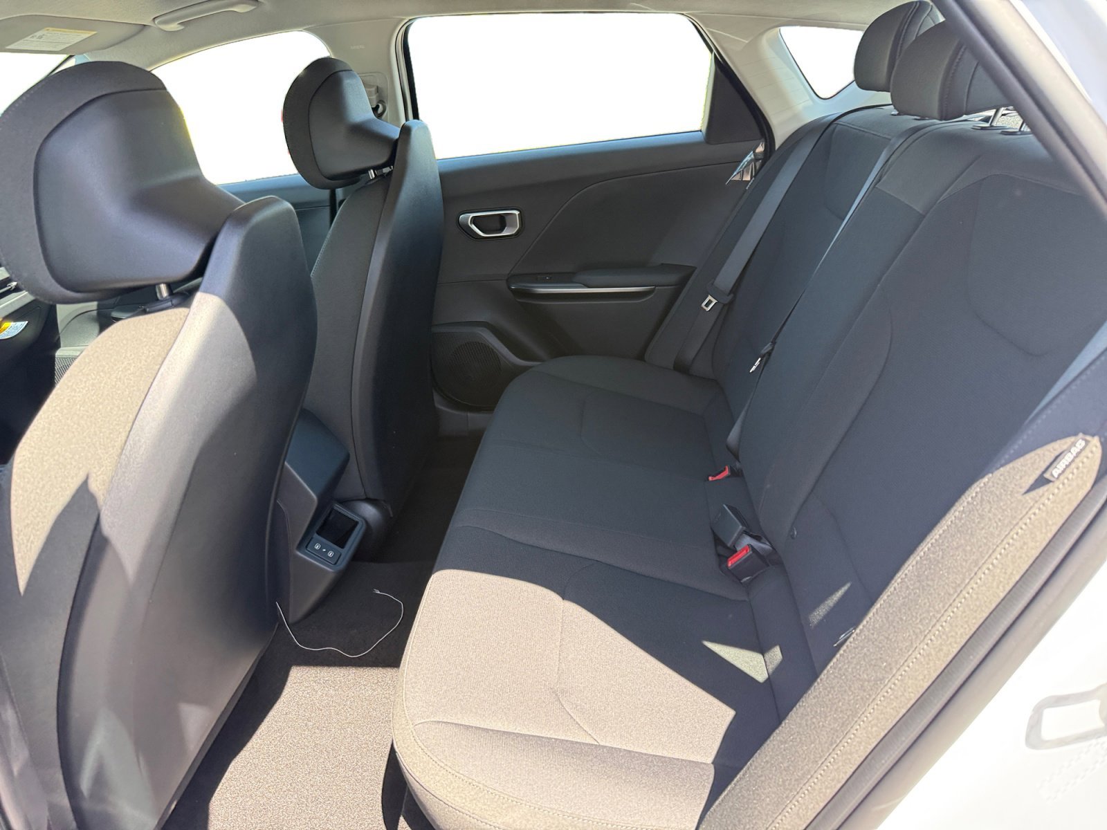 New 2026 Snow White Pearl Kia LXS image 16