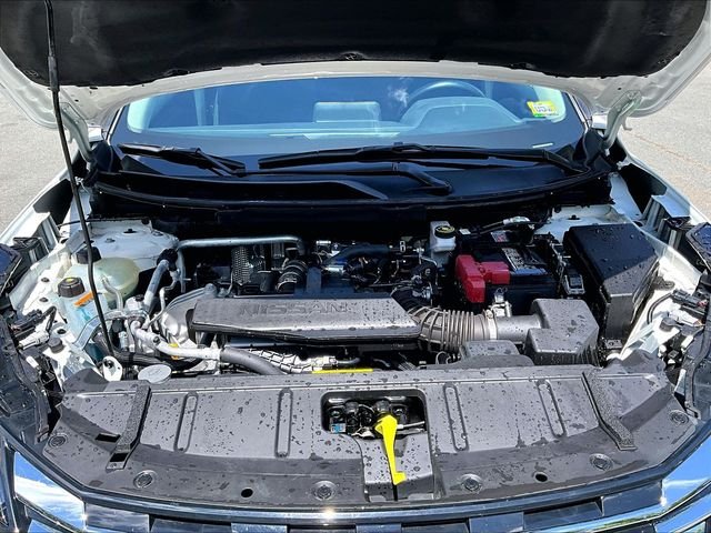 Used 2025 White Nissan S image 10