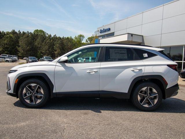 New 2026 White Hyundai SEL FWD image 5