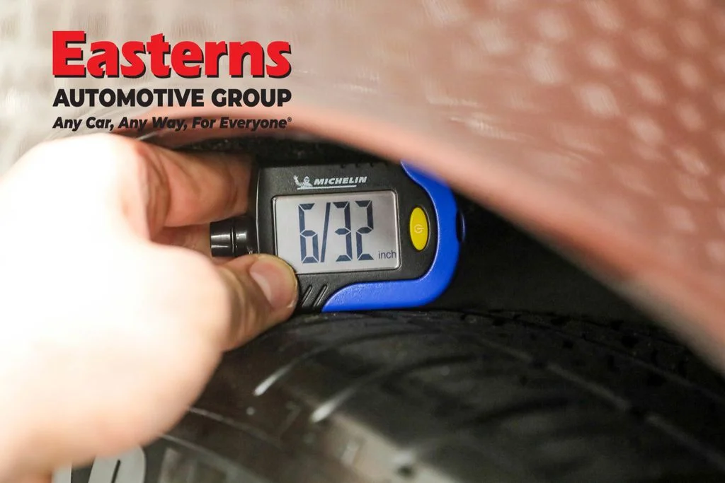 Used 2023 Red Nissan 2.5 SV image 25