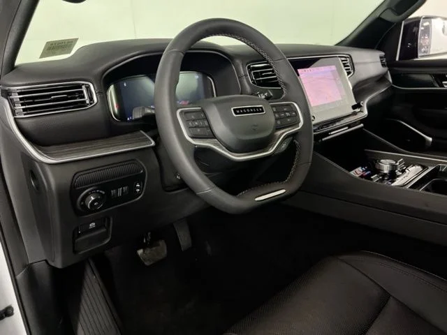 2023 Jeep Wagoneer L Series III - Photo 28