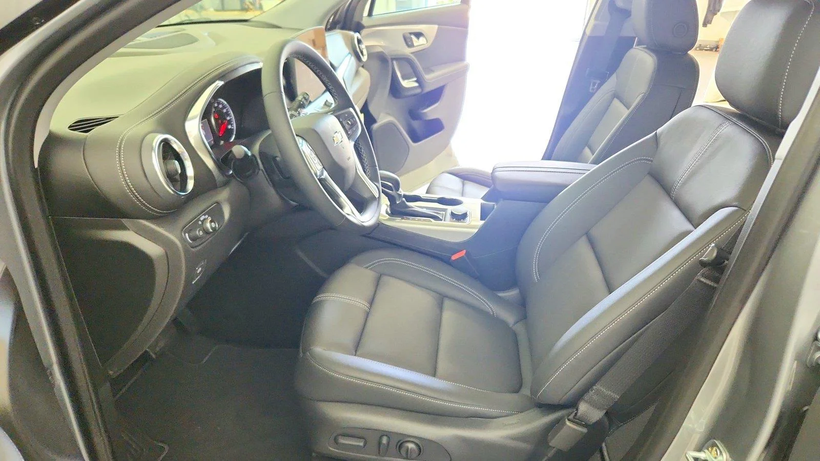 New 2026 Sterling Gray Metallic Chevrolet 3LT image 16