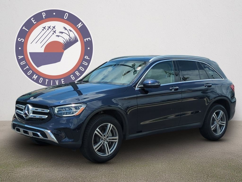 Used 2022  Mercedes-Benz GLC 300 image 2
