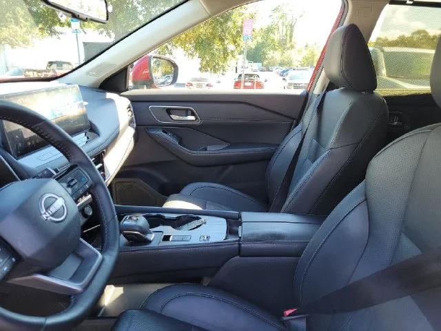 Used 2025 Red Nissan Platinum image 19