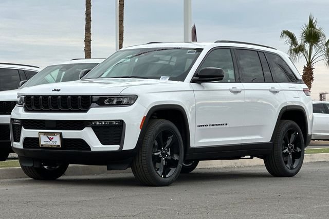 New 2026 Bright White Clear-Coat Exterior Paint Jeep Limited image 7