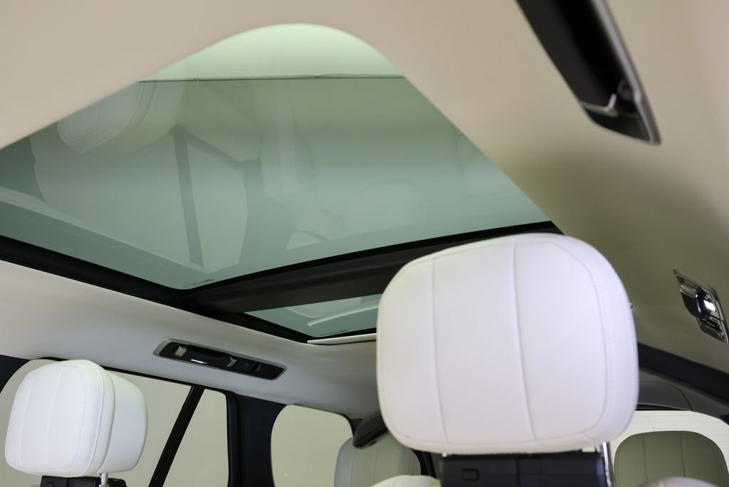 2026 Land Rover Range Rover SE - Photo 13