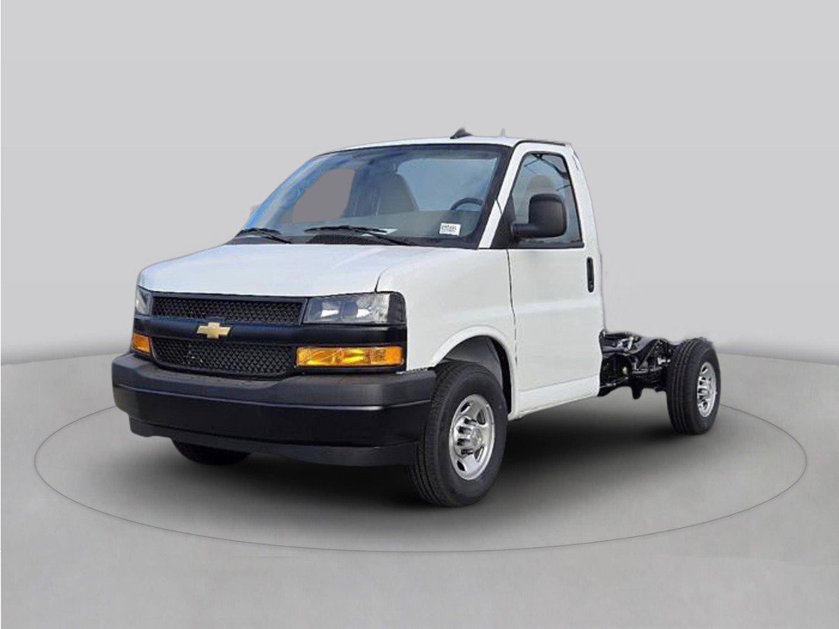 2026 Chevrolet Express's photo