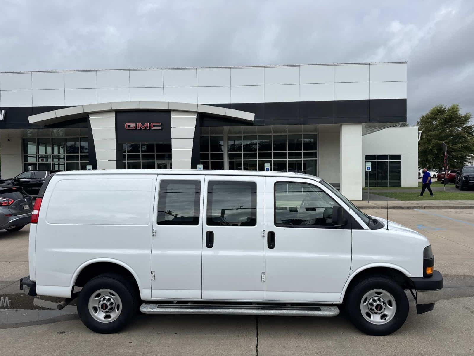 2024 GMC Savana 2500's photo