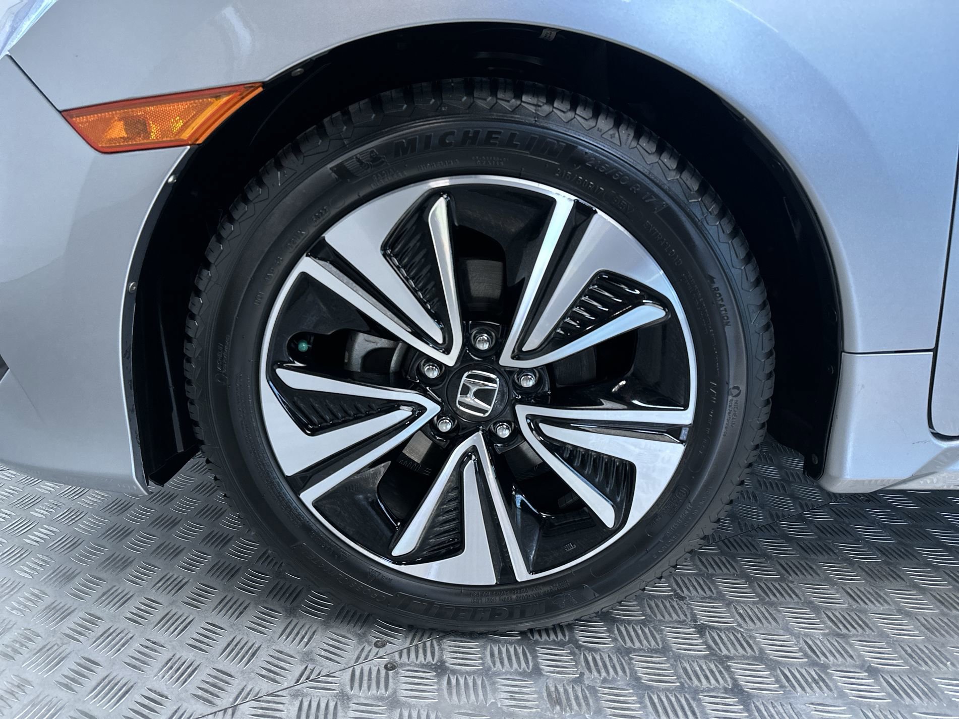 Used 2018 Lunar Silver Metallic Honda EX-T image 25