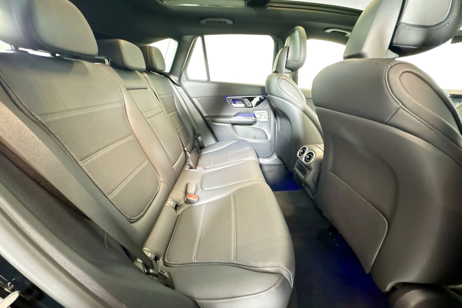 New 2026 Black Mercedes-Benz GLC 300 image 25