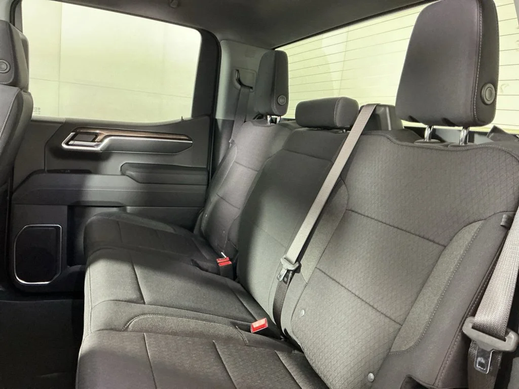 New 2026 Summit White Chevrolet LT (2FL) image 6