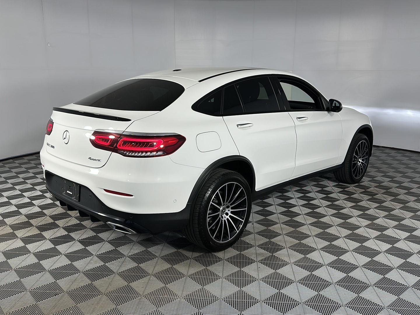 Used 2023 Polar White Mercedes-Benz GLC 300 image 5