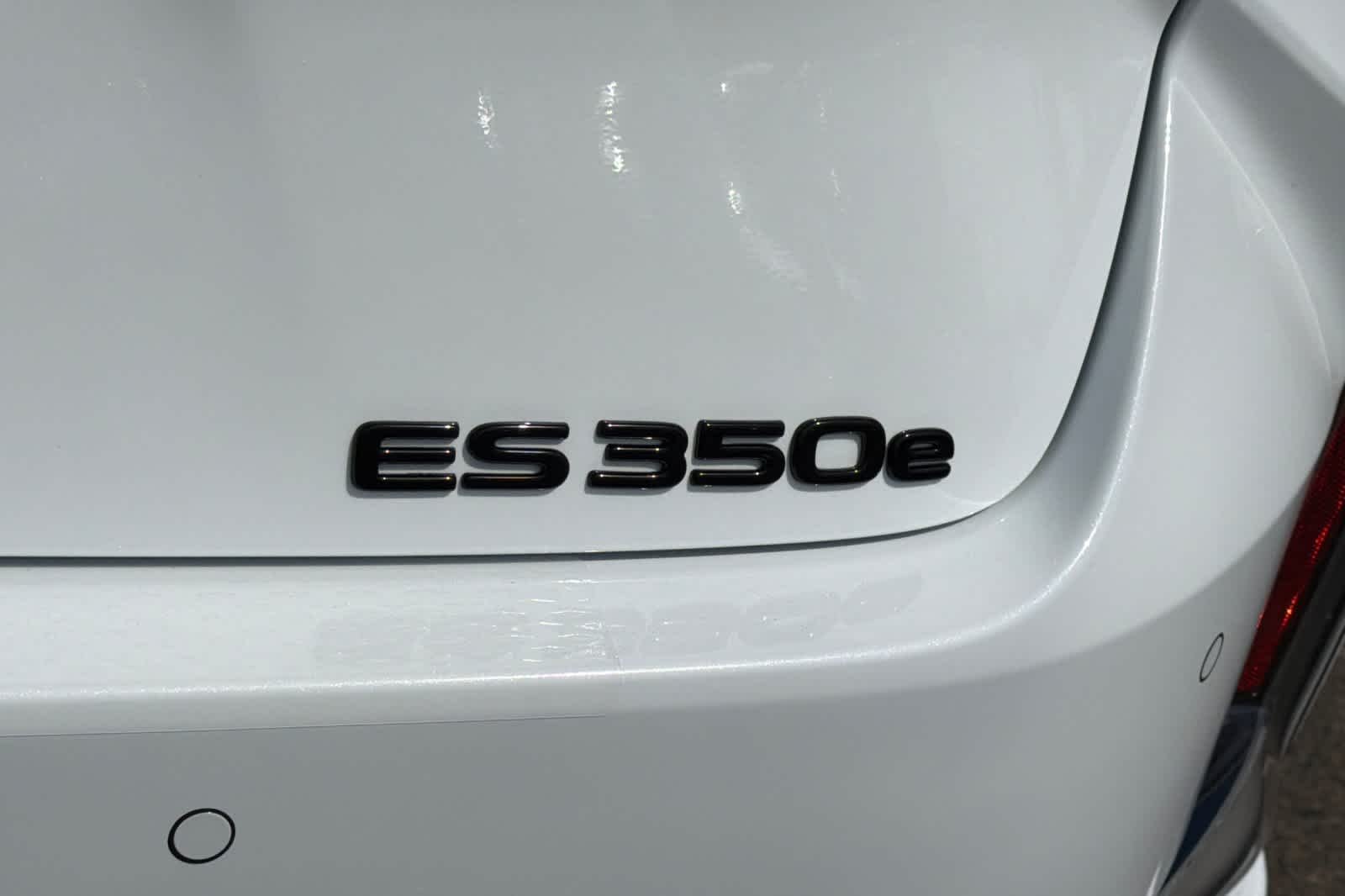 New 2026 Ultra White Lexus ES 350e PREMIUM image 31