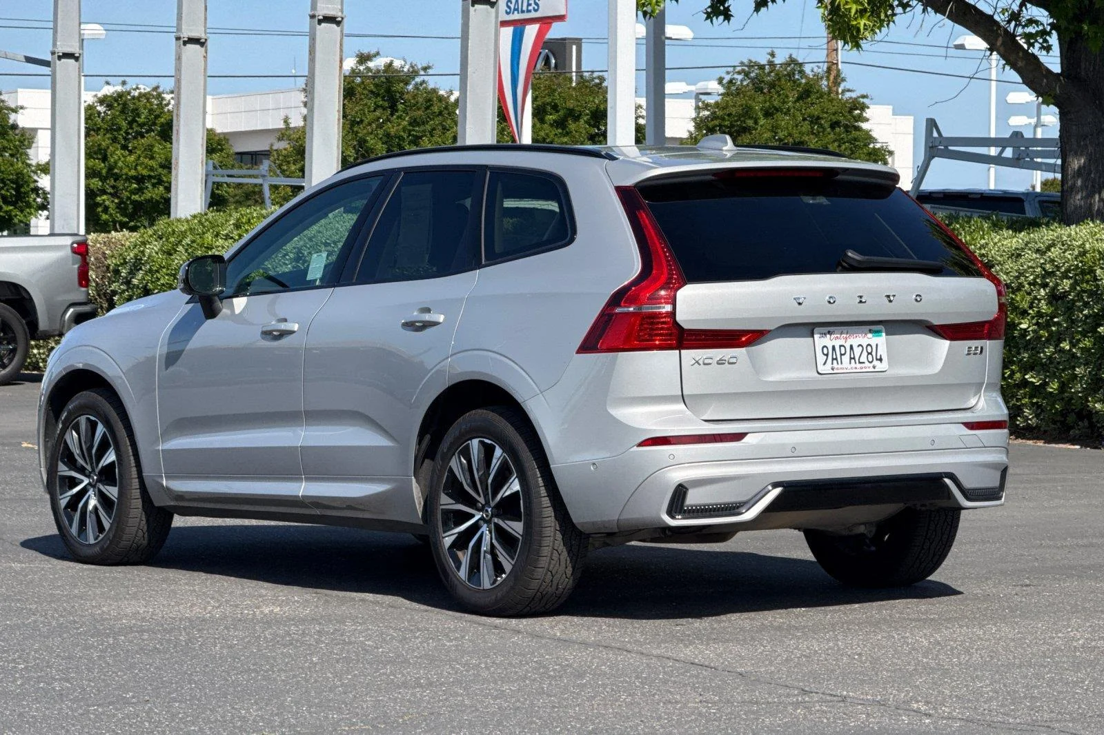Used 2023 Silver Dawn Metallic Volvo Plus Dark Theme image 6