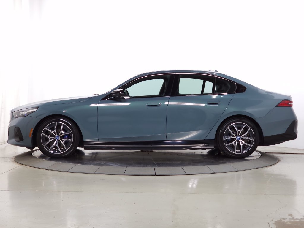 Used 2024 Green Metallic BMW M60 image 5
