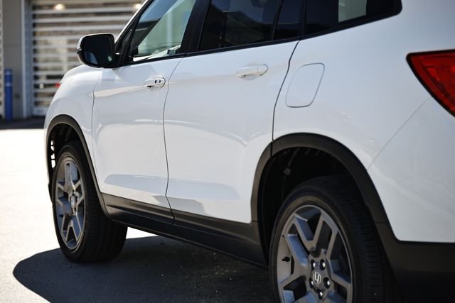 Used 2023 Platinum White Pearl Honda EX-L image 5
