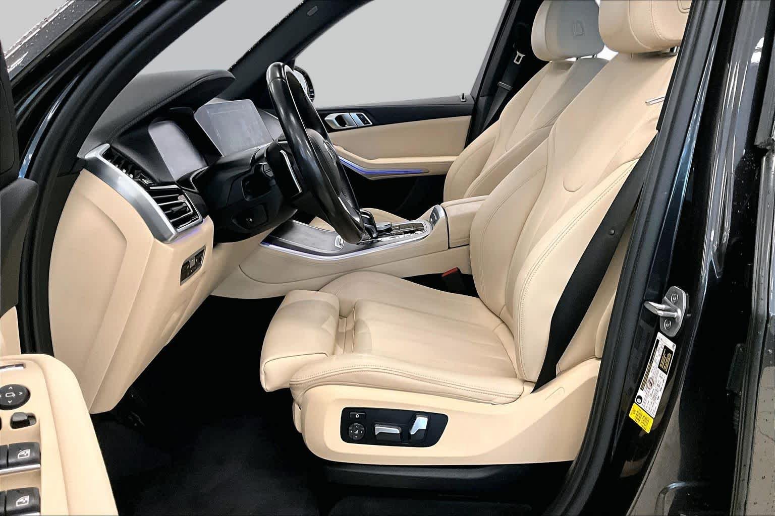 Used 2022 Dark Graphite Metallic BMW sDrive40i image 7