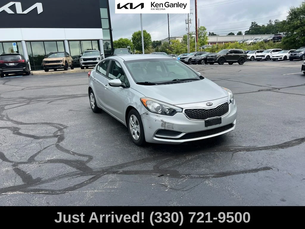 Used 2016 Silver Kia LX image 3