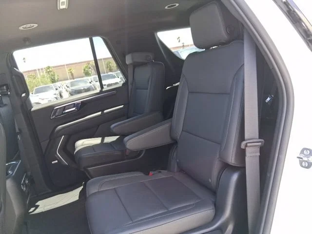 Used 2025 Summit White Chevrolet LT image 16