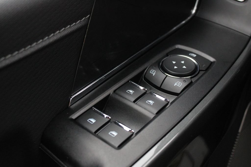 Used 2023 Red Ford XLT image 7