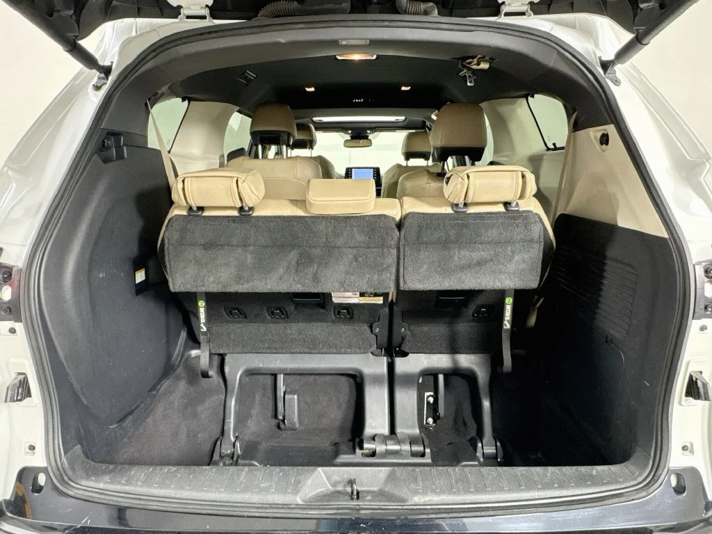 Used 2022 Wind Chill Pearl Toyota Limited image 33